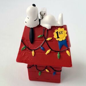 Hallmark Peanuts Snoopy Doghouse Christmas Ornament — Vintage Collectible